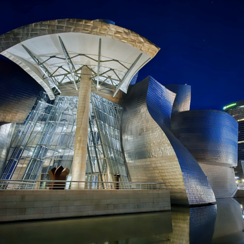 Bilbao Musée Guggenheim en nocturne.
Anish KAPOOR - Le grand arbre et l’œil. Bilbao Musée Guggenheim en nocturne